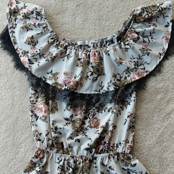 Charlotte Russe Flower Romper - Picture 2 of 3